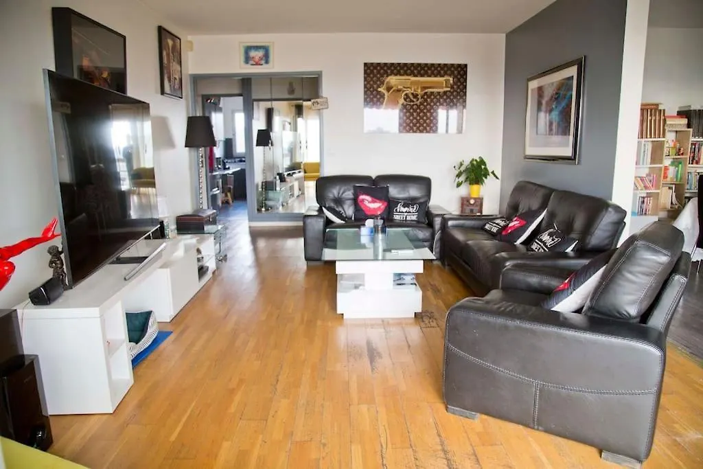 Perfect Modern High Floor Apt With All Paris View Fransa